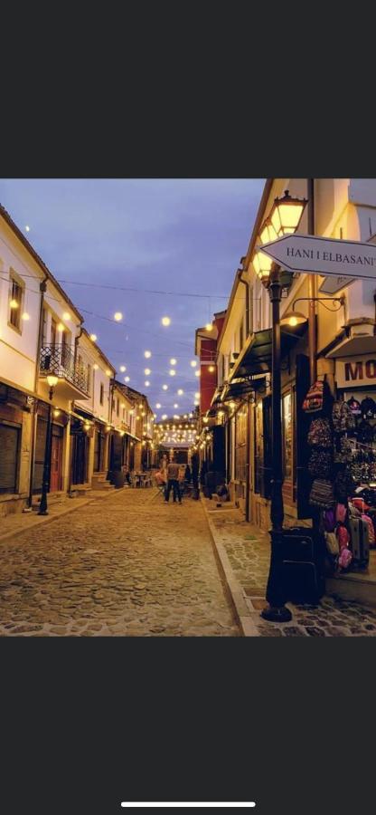 Tradicional Bazaar Home Корча Екстер'єр фото
