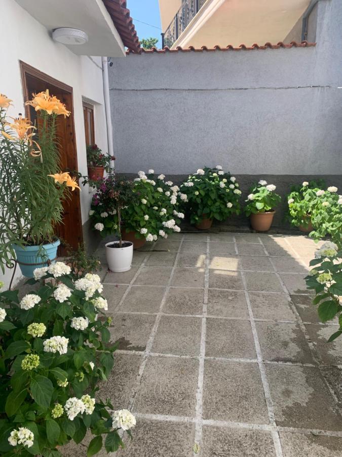 Tradicional Bazaar Home Корча Екстер'єр фото
